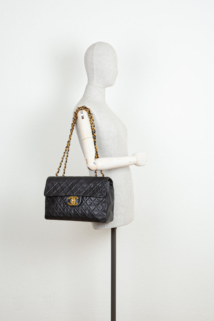 CHANEL Vintage Maxi Single Flap Bag Black