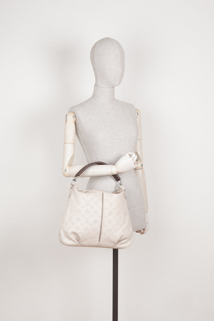 LOUIS VUITTON Selene Bag Mahina Blanc Cassé