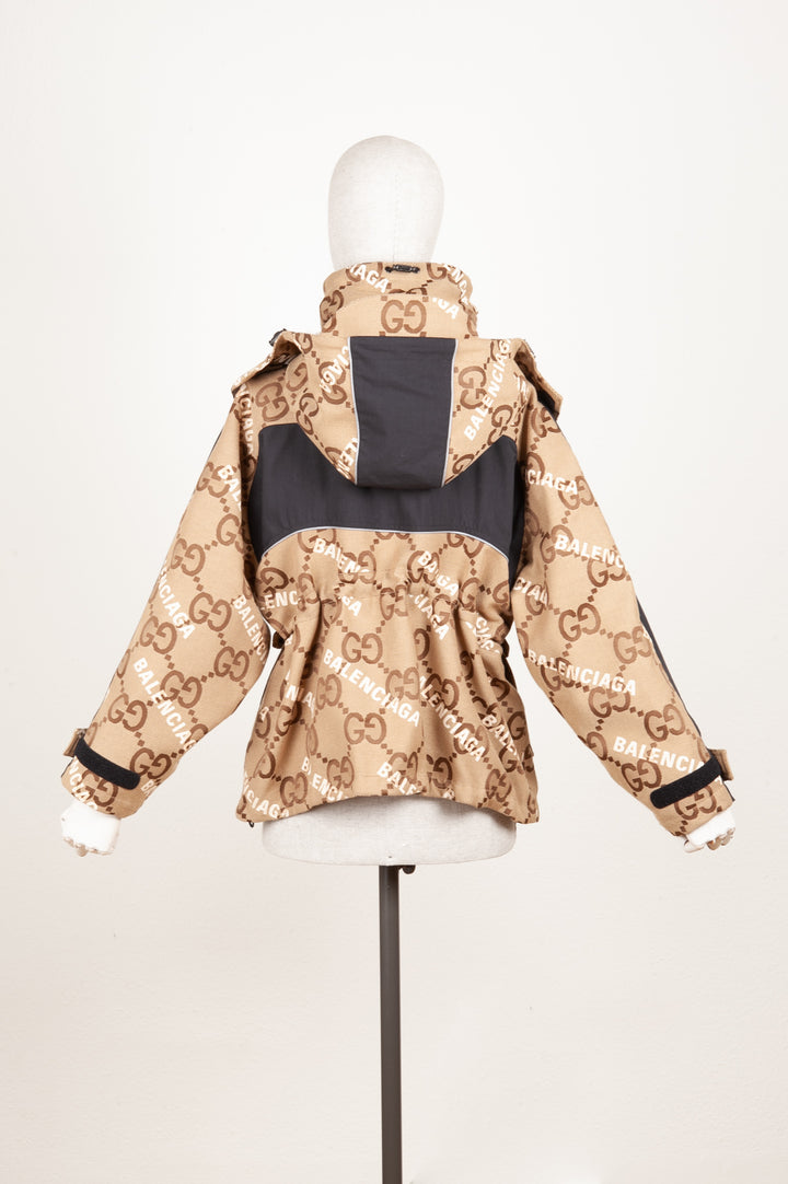 GUCCI BALENCIAGA La veste utilitaire Hacker Project