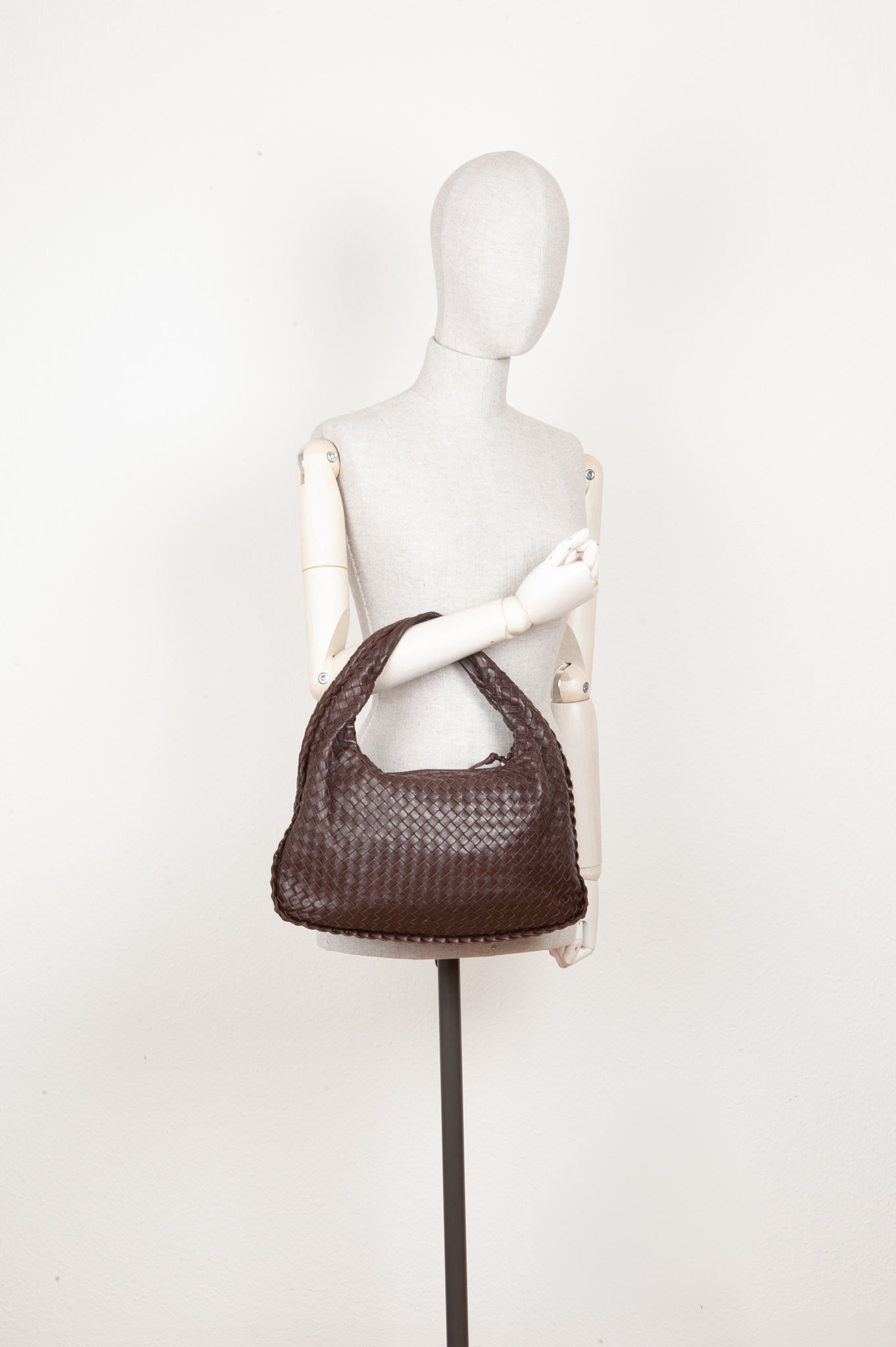 ◆BOTTEGA VENETA 最新作◆Intrecciato ダストバッグ/Brown◆ Bottega Veneta // Brown Intrecciato Leather Shoulder Bag