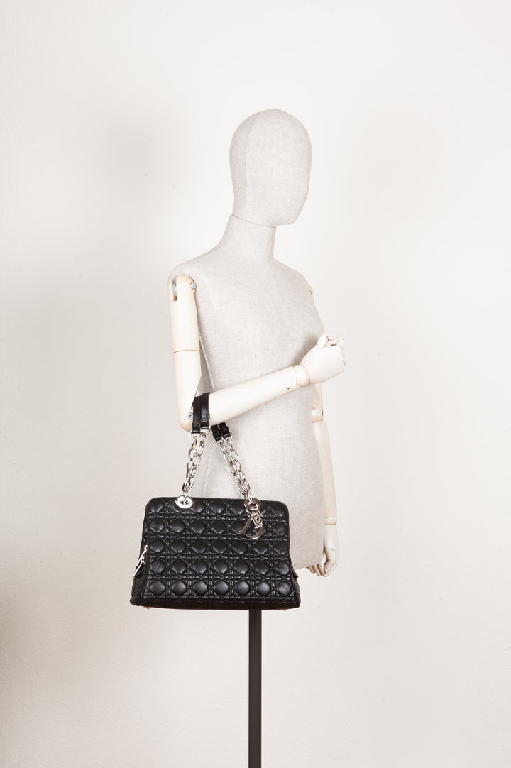 CHRISTIAN DIOR Sac Cannage Moyen Doux Noir