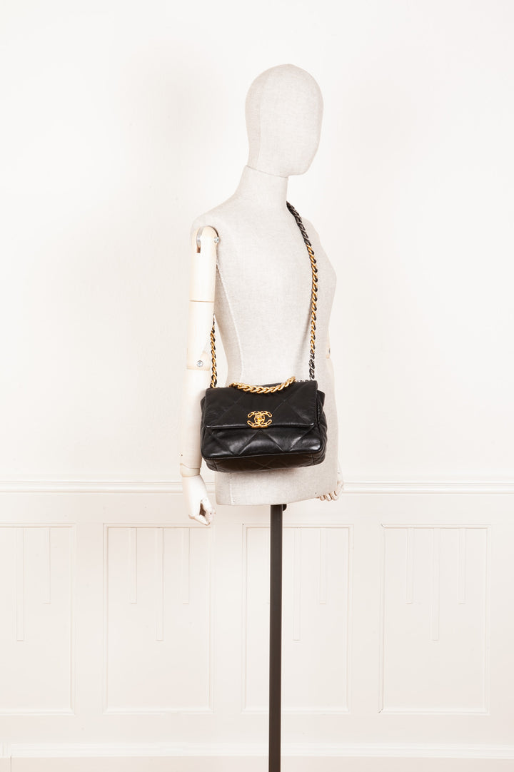 CHANEL Chanel 19 Noir