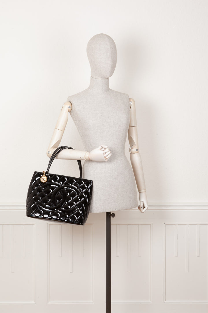 CHANEL Medaillon Tote Patent Black 2002