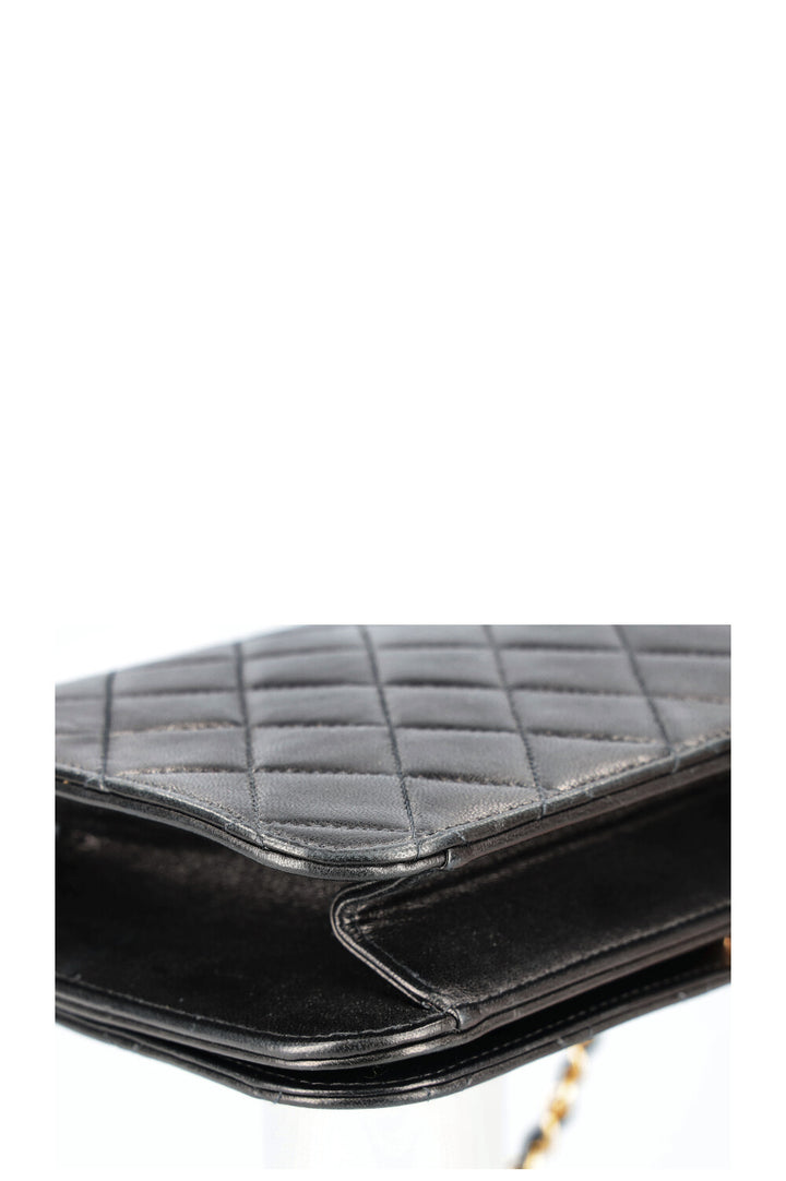 CHANEL Sac à rabat complet Noir