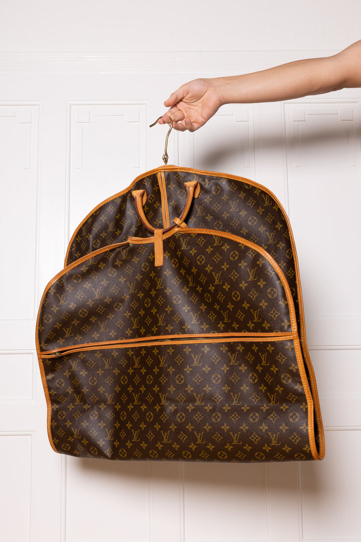 LOUIS VUITTON Garment Cover
