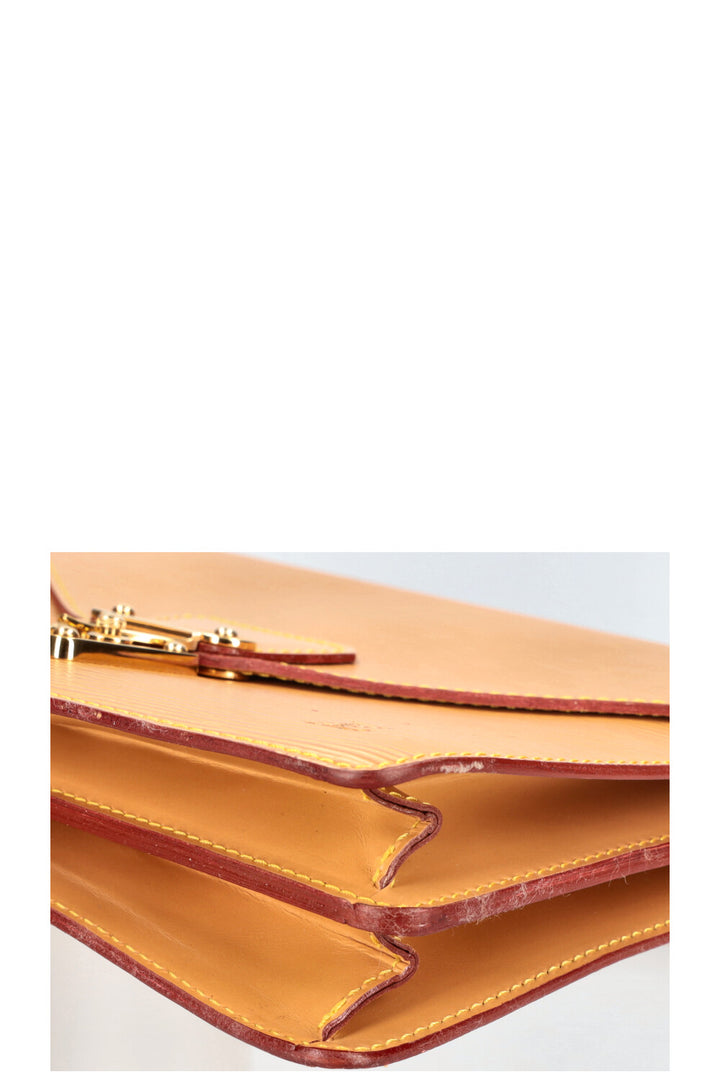 LOUIS VUITTON Sac Biface Epi Sable