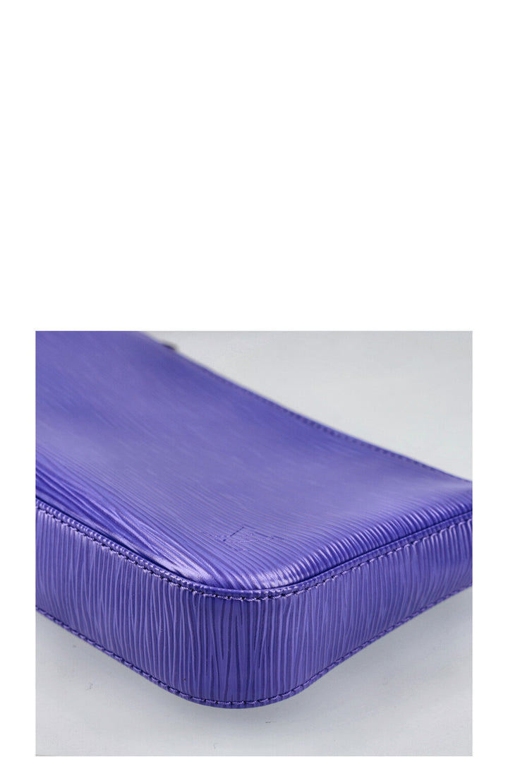 LOUIS VUITTON Pochette Epi Figue