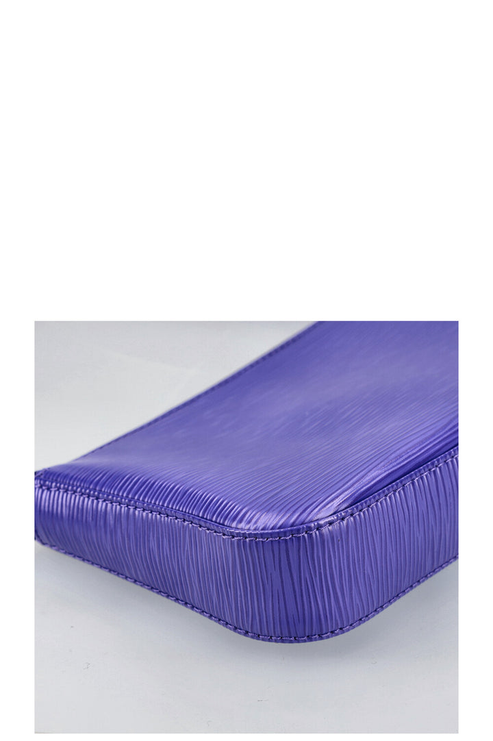 LOUIS VUITTON Pochette Epi Figue