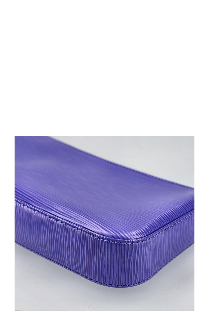 LOUIS VUITTON Pochette Epi Figue