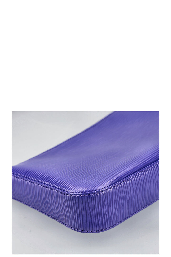 LOUIS VUITTON Pochette Epi Figue