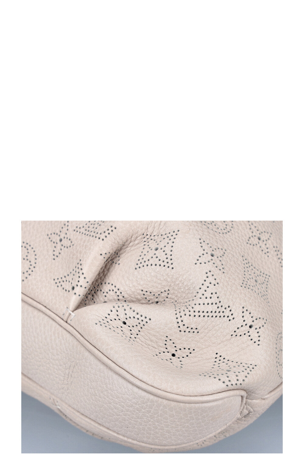 LOUIS VUITTON Selene Bag Mahina Blanc Cassé