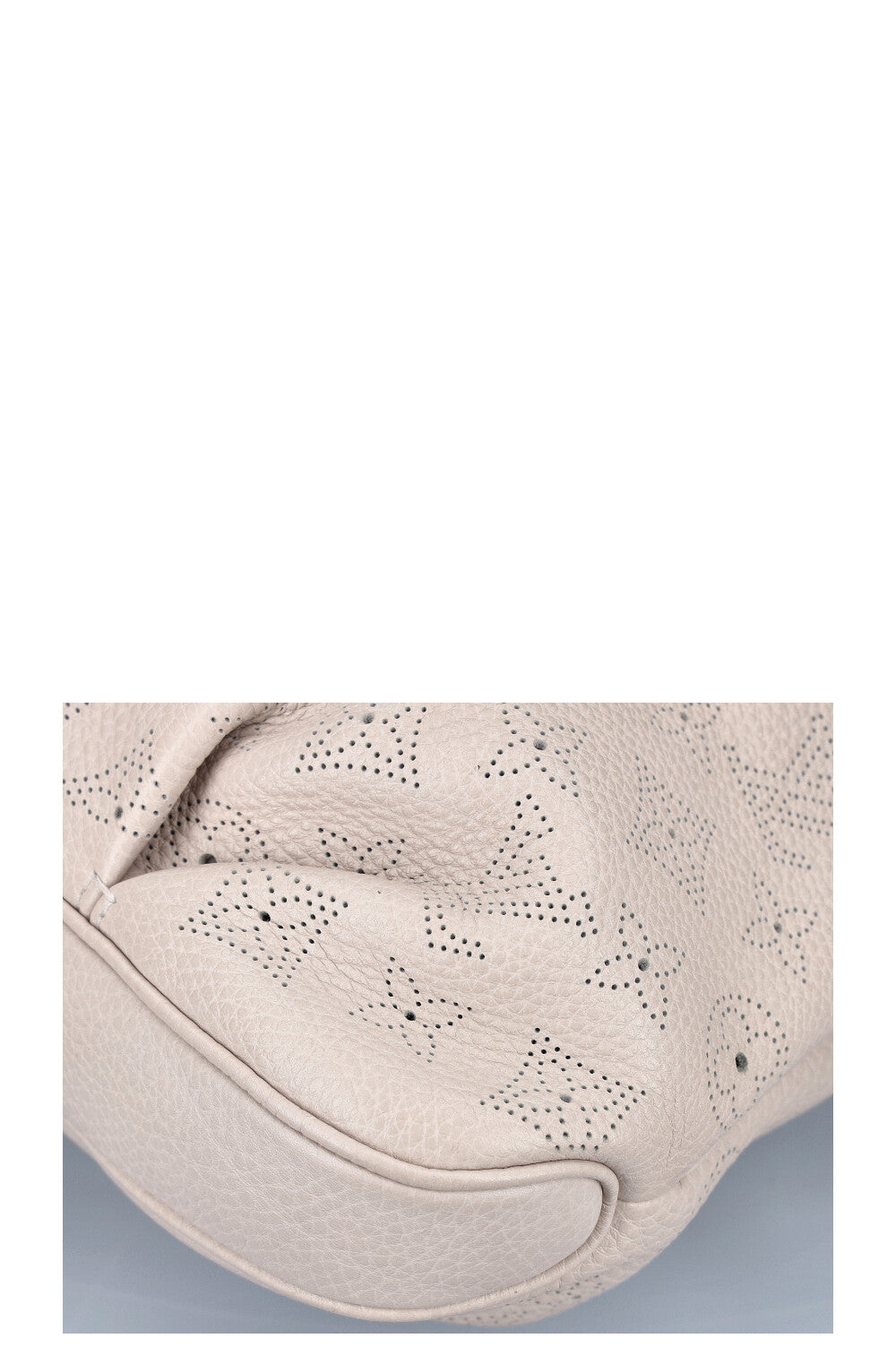 LOUIS VUITTON Selene Bag Mahina Blanc Cassé