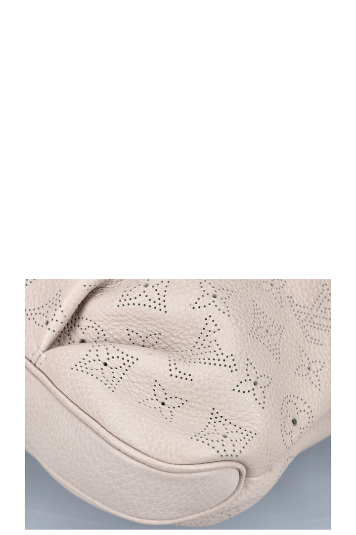LOUIS VUITTON Selene Bag Mahina Blanc Cassé