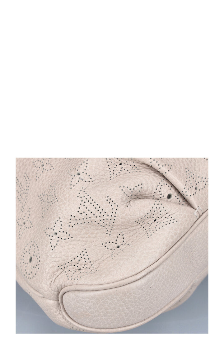 LOUIS VUITTON Selene Bag Mahina Blanc Cassé
