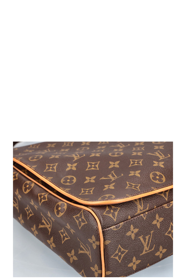 LOUIS VUITTON Sac Messager Abbesses MNG