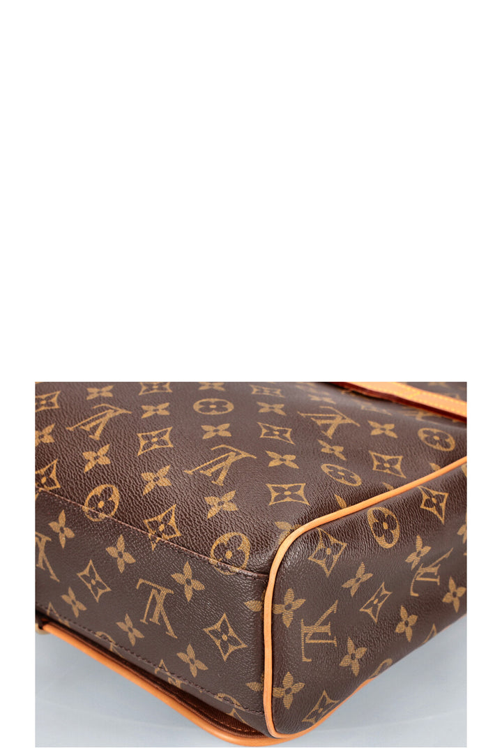 LOUIS VUITTON Sac Messager Abbesses MNG