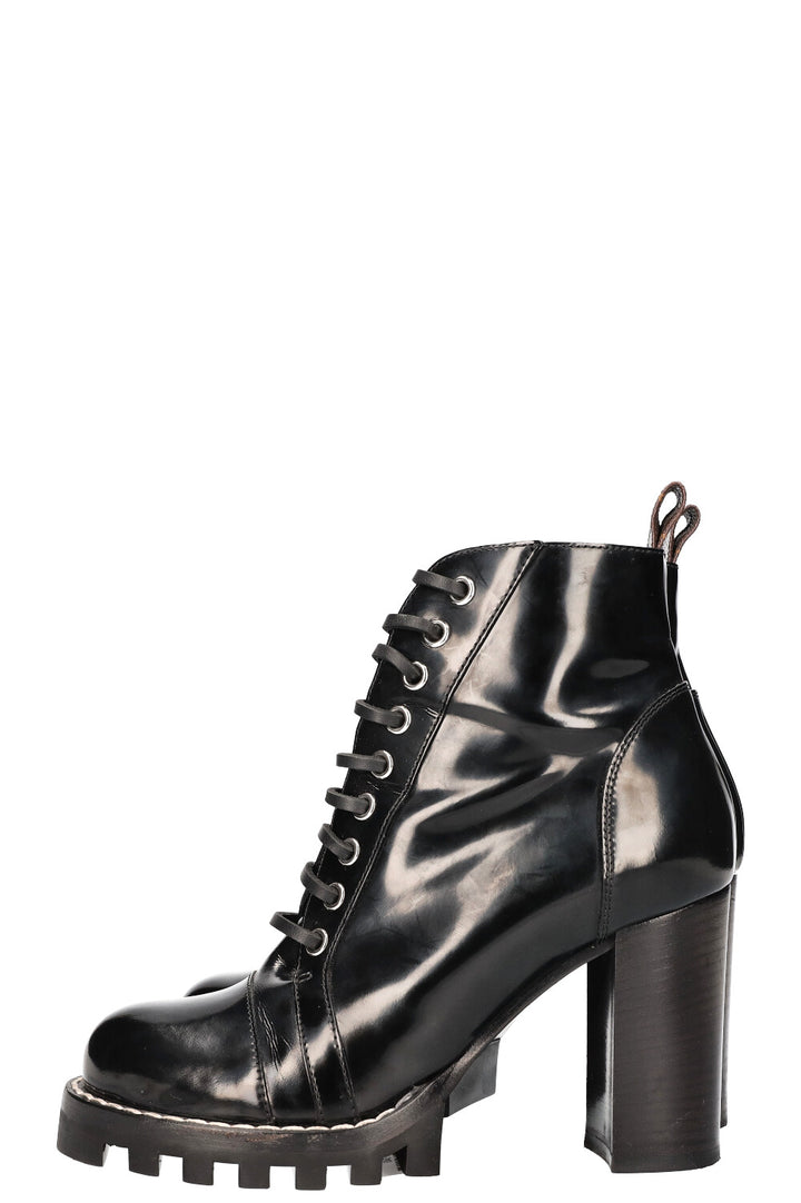 LOUIS VUITTON Star Trail Boots Black