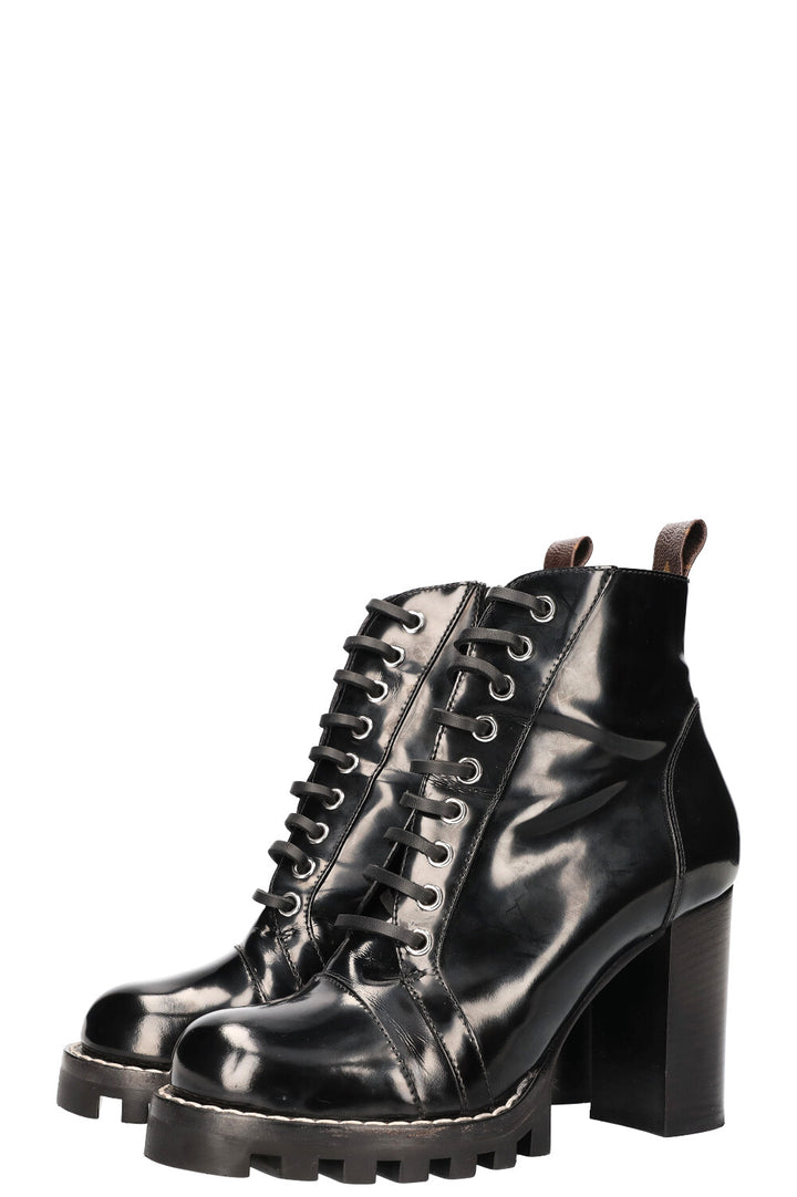 LOUIS VUITTON Star Trail Boots Black