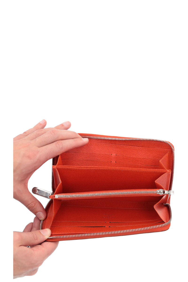 LOUIS VUITTON Zippy Wallet