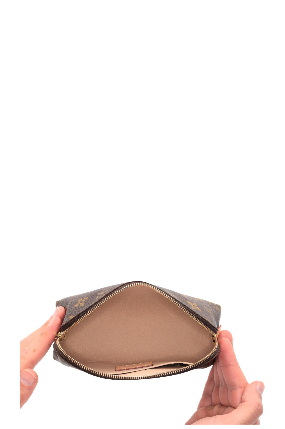 LOUIS VUITTON Pochette Cosmetique 17 – REAWAKE