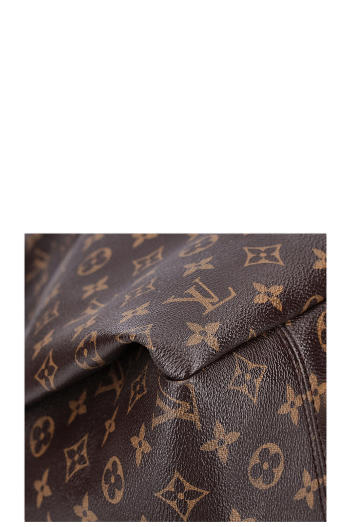 LOUIS VUITTON Artsy MM