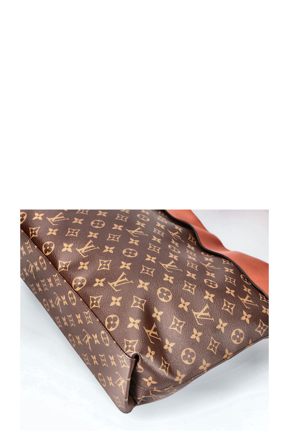 LOUIS VUITTON Tuileries Besace Bag MNG