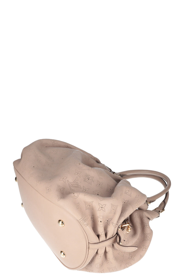 LOUIS VUITTON L Hobo Bag Mahina Leather Greige