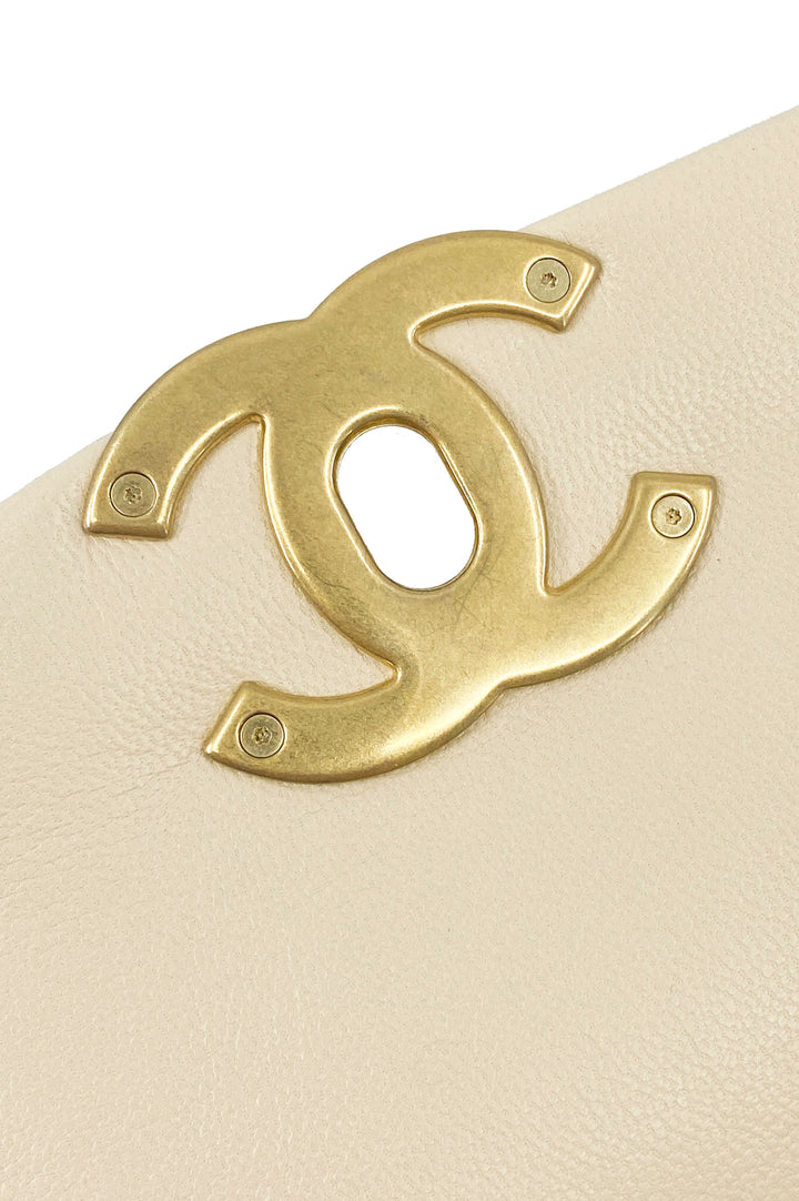 CHANEL 19 Light Beige Small